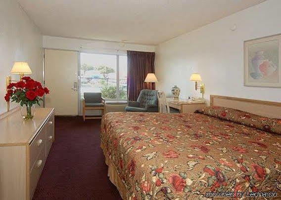 Econo Lodge Airport I-35 North Farmers Branch Exterior foto