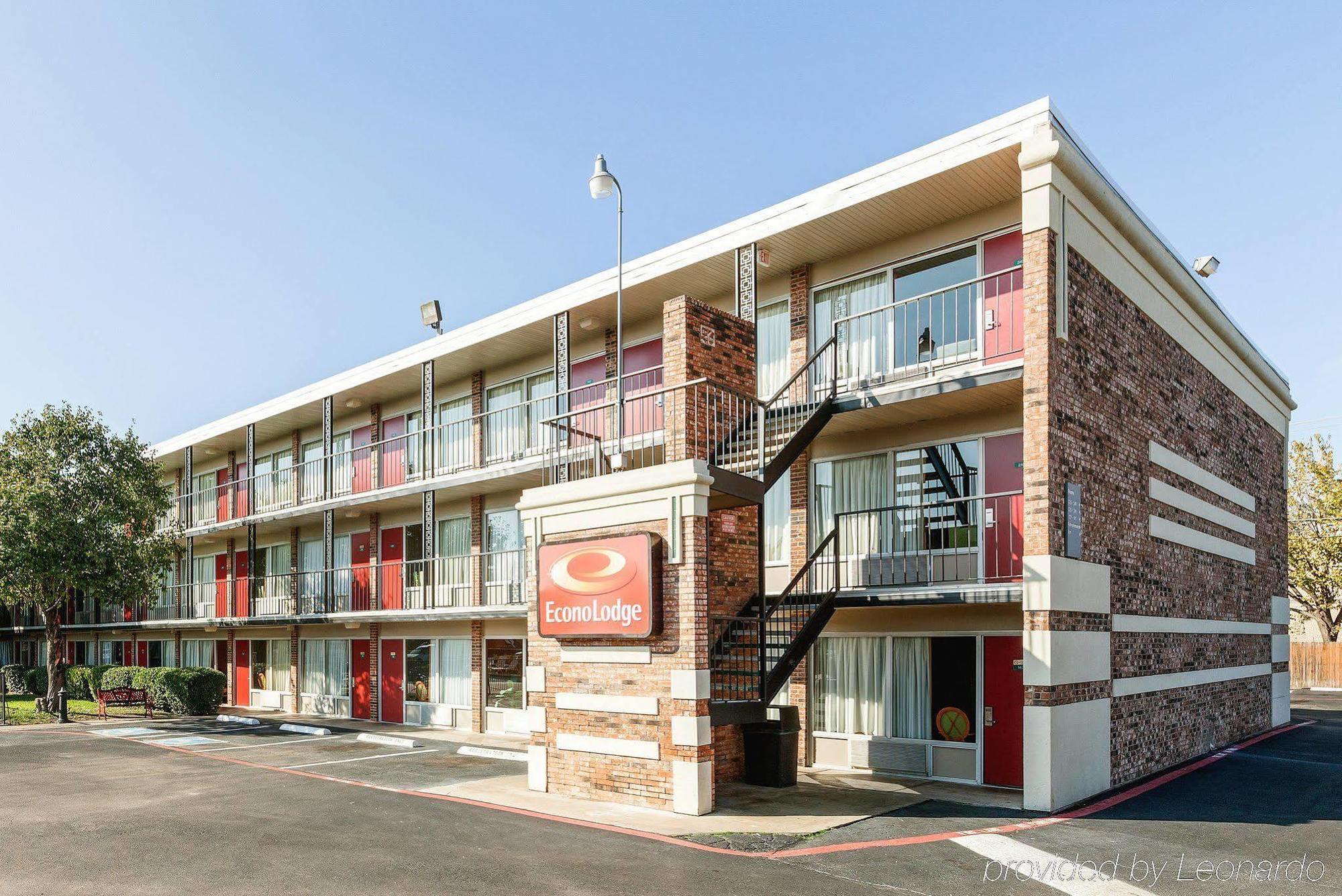 Econo Lodge Airport I-35 North Farmers Branch Exterior foto
