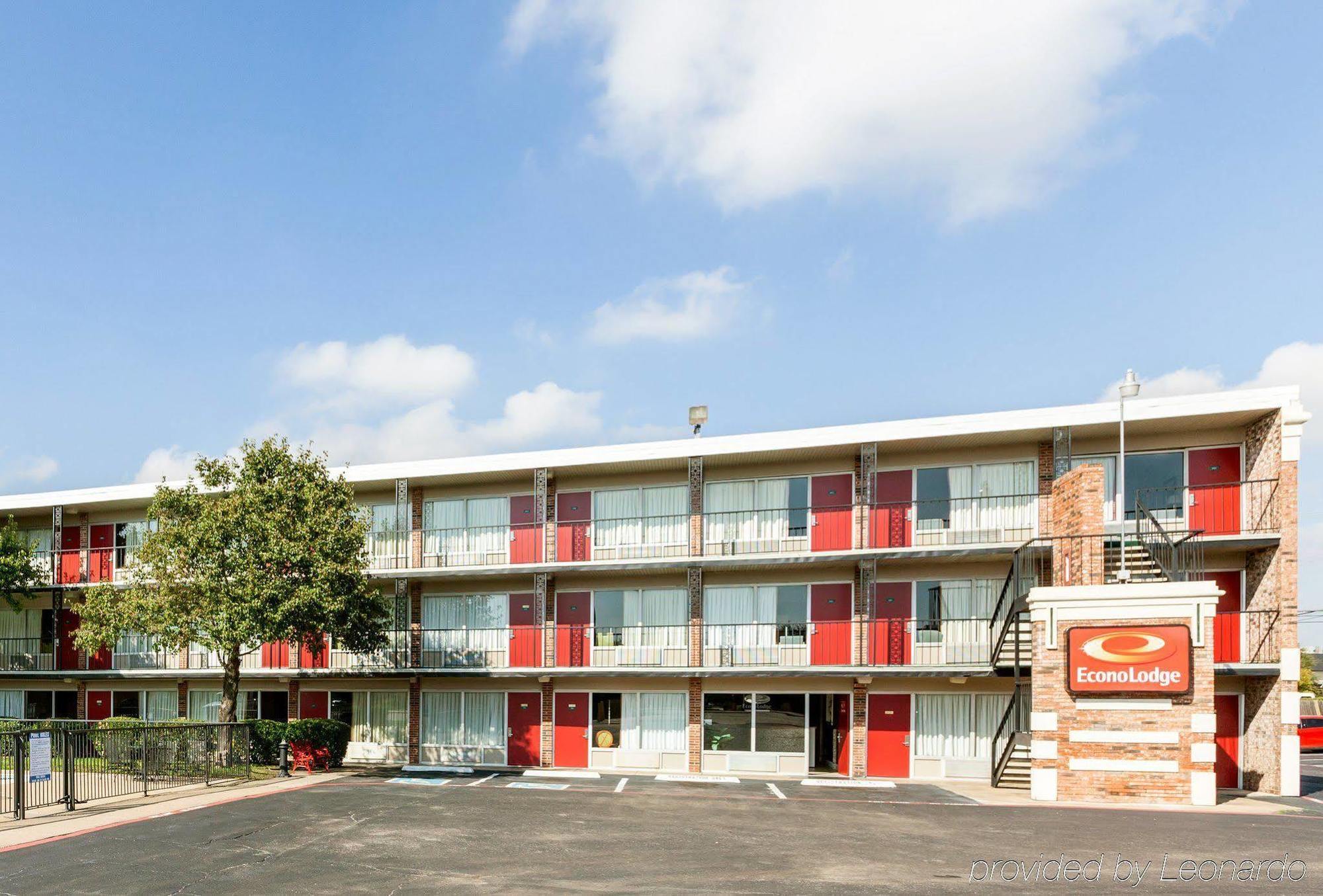 Econo Lodge Airport I-35 North Farmers Branch Exterior foto