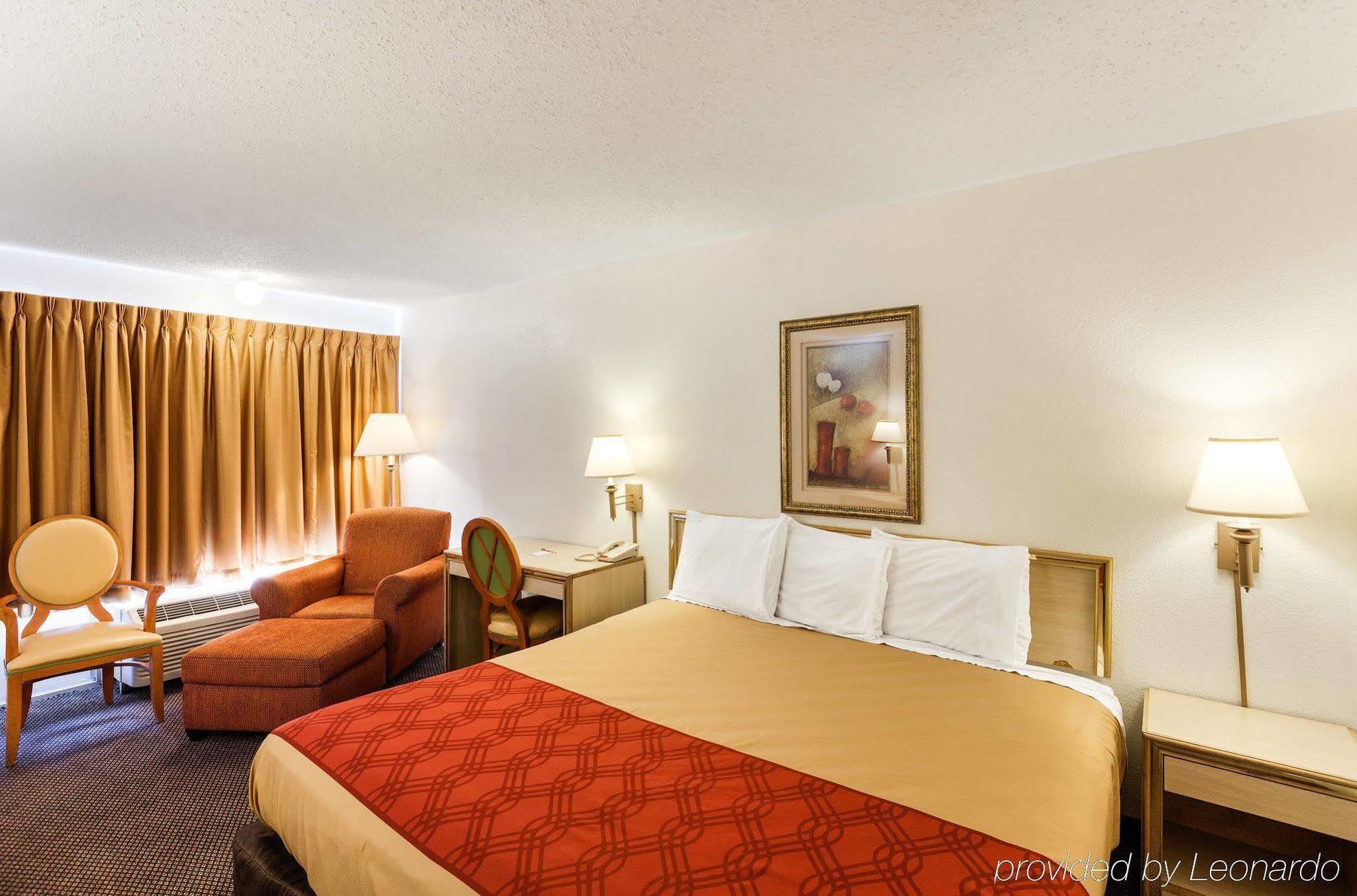 Econo Lodge Airport I-35 North Farmers Branch Exterior foto