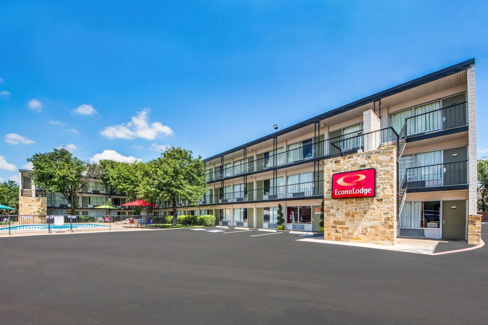 Econo Lodge Airport I-35 North Farmers Branch Exterior foto