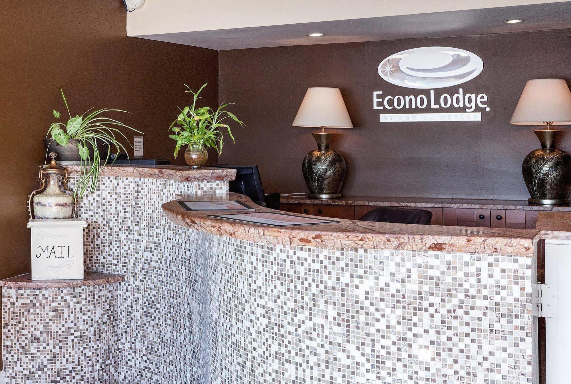 Econo Lodge Airport I-35 North Farmers Branch Exterior foto