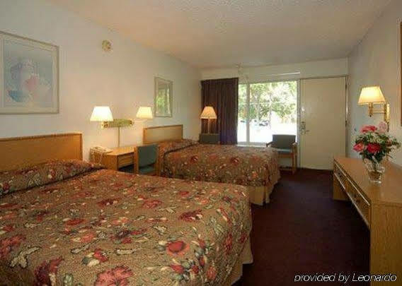 Econo Lodge Airport I-35 North Farmers Branch Exterior foto